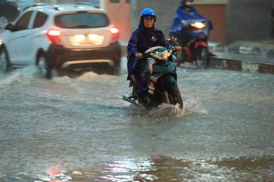 Dự báo thời tiết ngày 4/6/2024: Miền Bắc đón mưa dông, lốc sét?